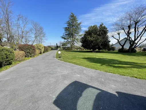 Entretien de jardin à Bordes : tonte de la pelouse, Nay, Vincentretien