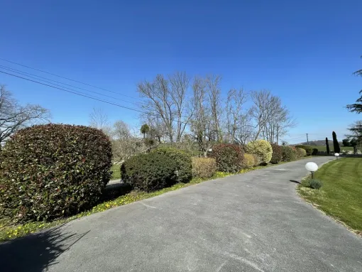 Taille de haie à Bordes, Nay, Vincentretien