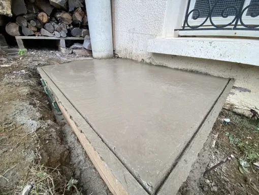 Création d'une dalle pour installer une PAC à Pau, Nay, Vincentretien